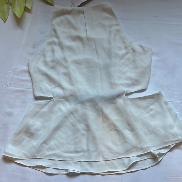 💥nwt Zara Side Slit Top💥 - Picture 3 of 3